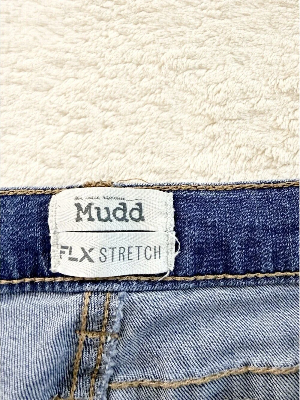 Mudd Women’s FLX Stretch Denim Shorts Size 13 Mid Rise Raw Hem Blue